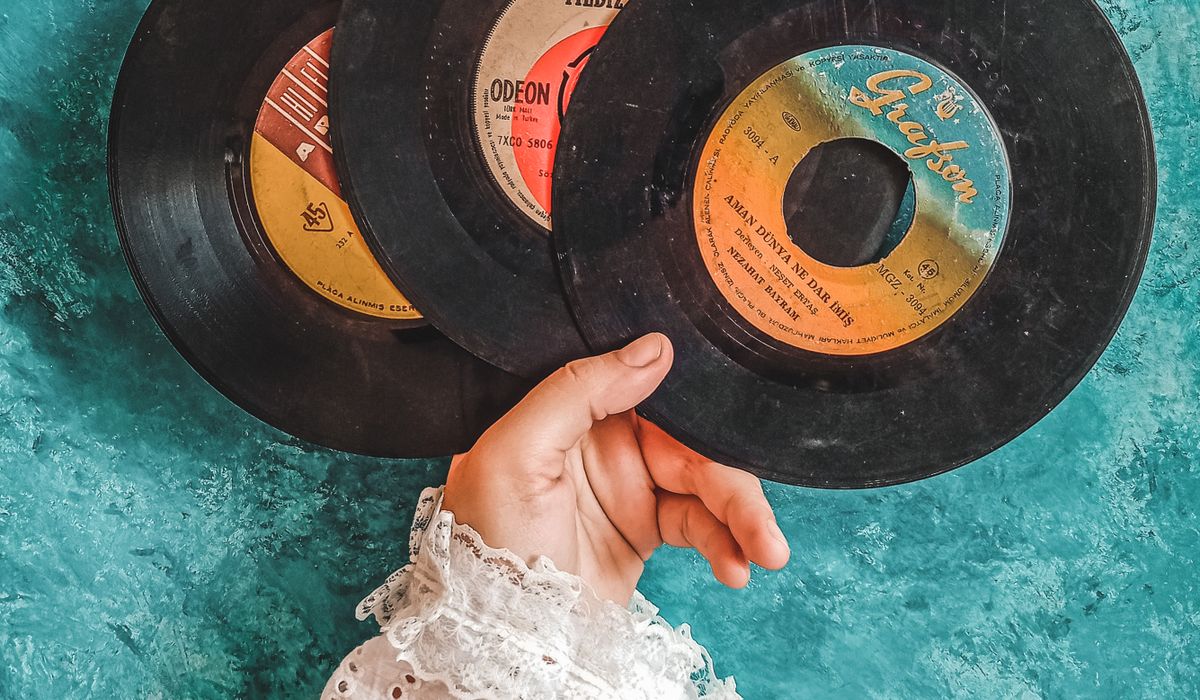 Cleaning Vinyl Records Without Damaging the Grooves