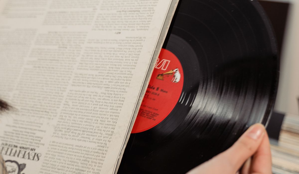 Identifying Family Record Collections with Sentimental Value