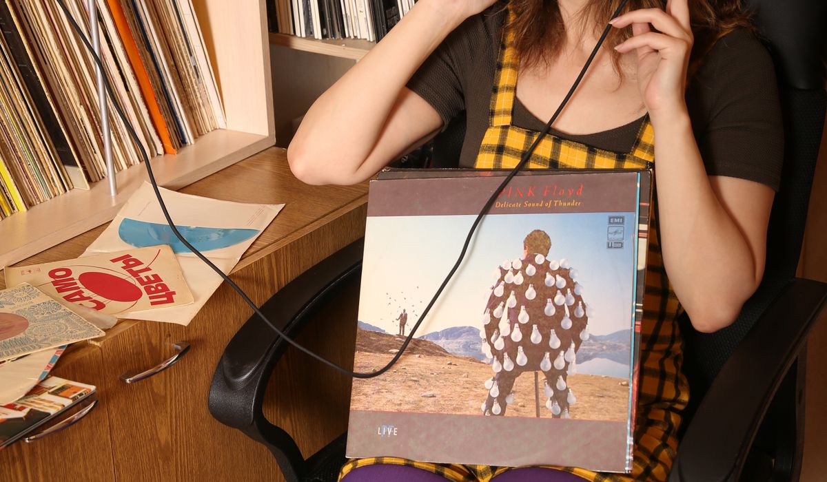 Storing Vinyl Records Safely in Humid Rooms